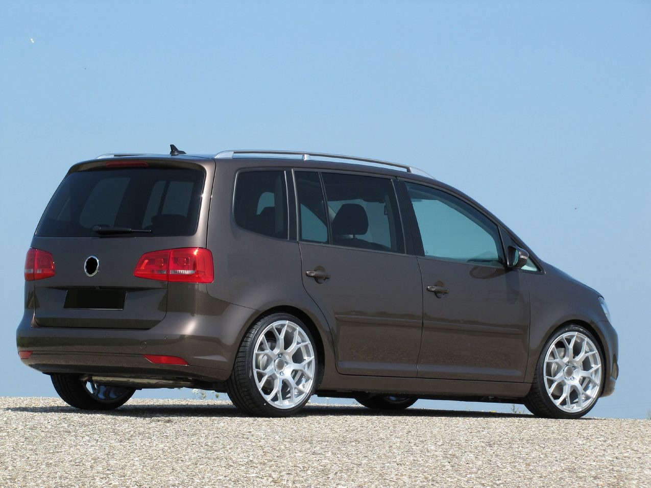 Vw Touran Motorschaden Verkaufen Wir Kaufen Alle Vw Modelle Motorschaden Oder Unfallwagen