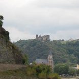 Schloss Schönburg in der Ferne