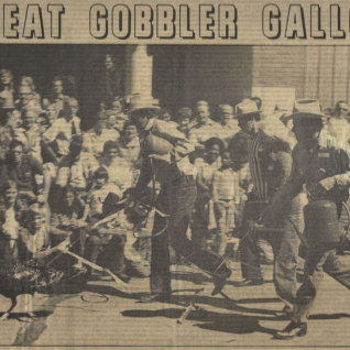 A Classic: 1st Heat From Worthington, 1975: Cuero Race Team Members Bubba Steen, Sherre Ernster, And Alan Kahlich Use A Bit Of Compressed Air To Guide Ruby Begonia To The Finish Line.
