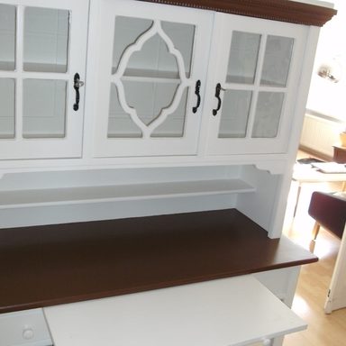 Büffet ist gebrauchsfertig, alles funktioniert wie um 1900, bist ja ne Schönheit 