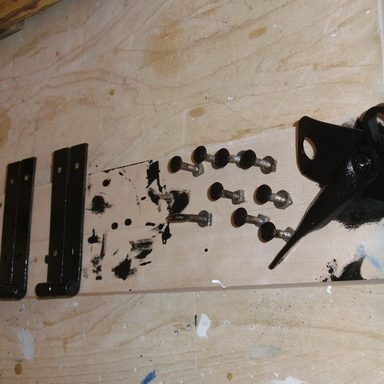 Beschläge u. Schrauben org. instand gesetzt 