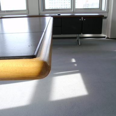 Schreibtisch-Kanten aufgearbeitet