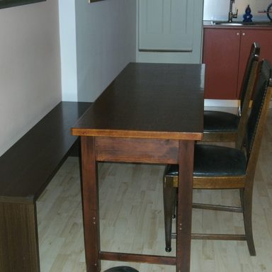 Bank, teak furniert, Tisch aufgearbeitet