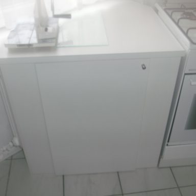 Arbeitsplatte mit Front, weiß