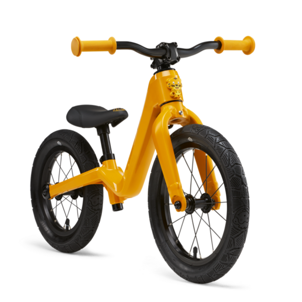 Affenzahn Tiger ist ein leichtes Laufrad mit innovativen Funktionen, 12" Zoll Hinter- und 14" Vorderrad für Kinder ab eineinhalb Jahren. Preis 199,- €. Weitere Infos unter: <a href="https://www.affenzahn.com/de/laufrad">www.affenzahn.com</a>