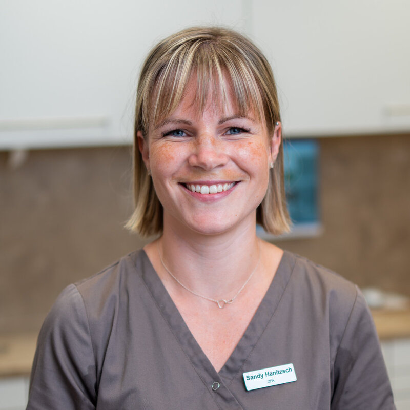 Sandy, Zahnmedizinische Fachangestellte