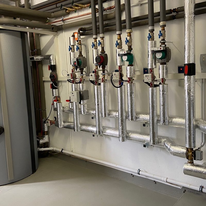 Einbau einer Gas-Hybridheizung in einem Mehrfamilienhaus