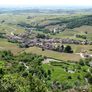 Blick vom Roche auf das Weindorf Pouil-ly-Fuisse